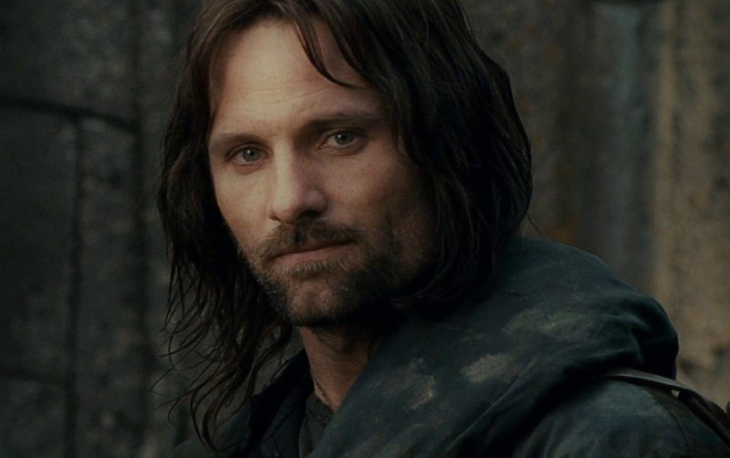 Por que Aragorn se llama Striader y Elesar en El