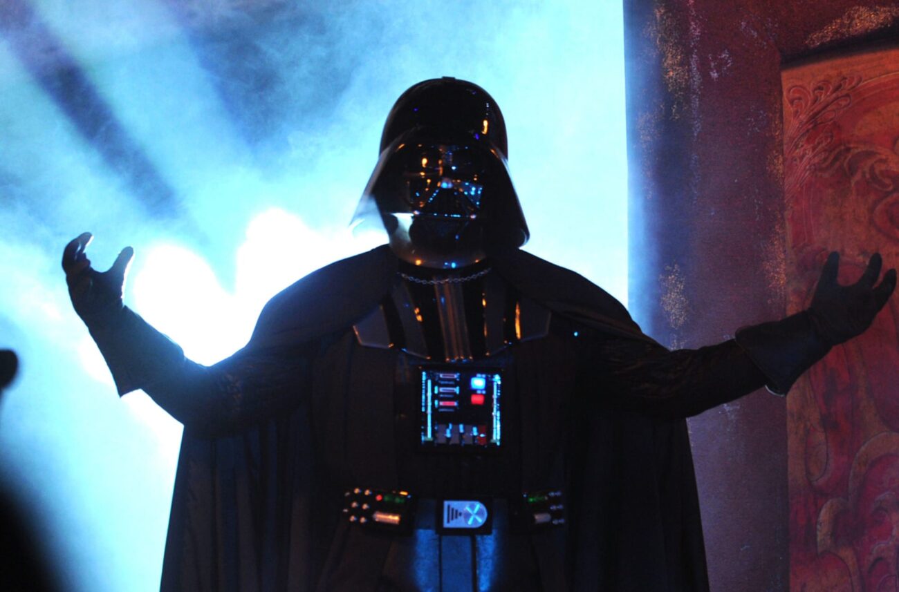 ¿Cómo podría Darth Vader detener la nave espacial?  (& ¿Cómo es tan poderoso?)